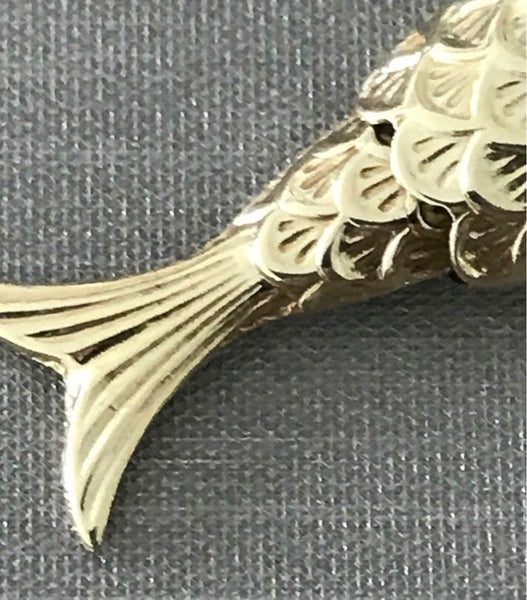 FISH ANTIQUE CHARM 18 KT YELLOW GOLD VINTAGE 1950'S ARTICULATED FLEXIBLE